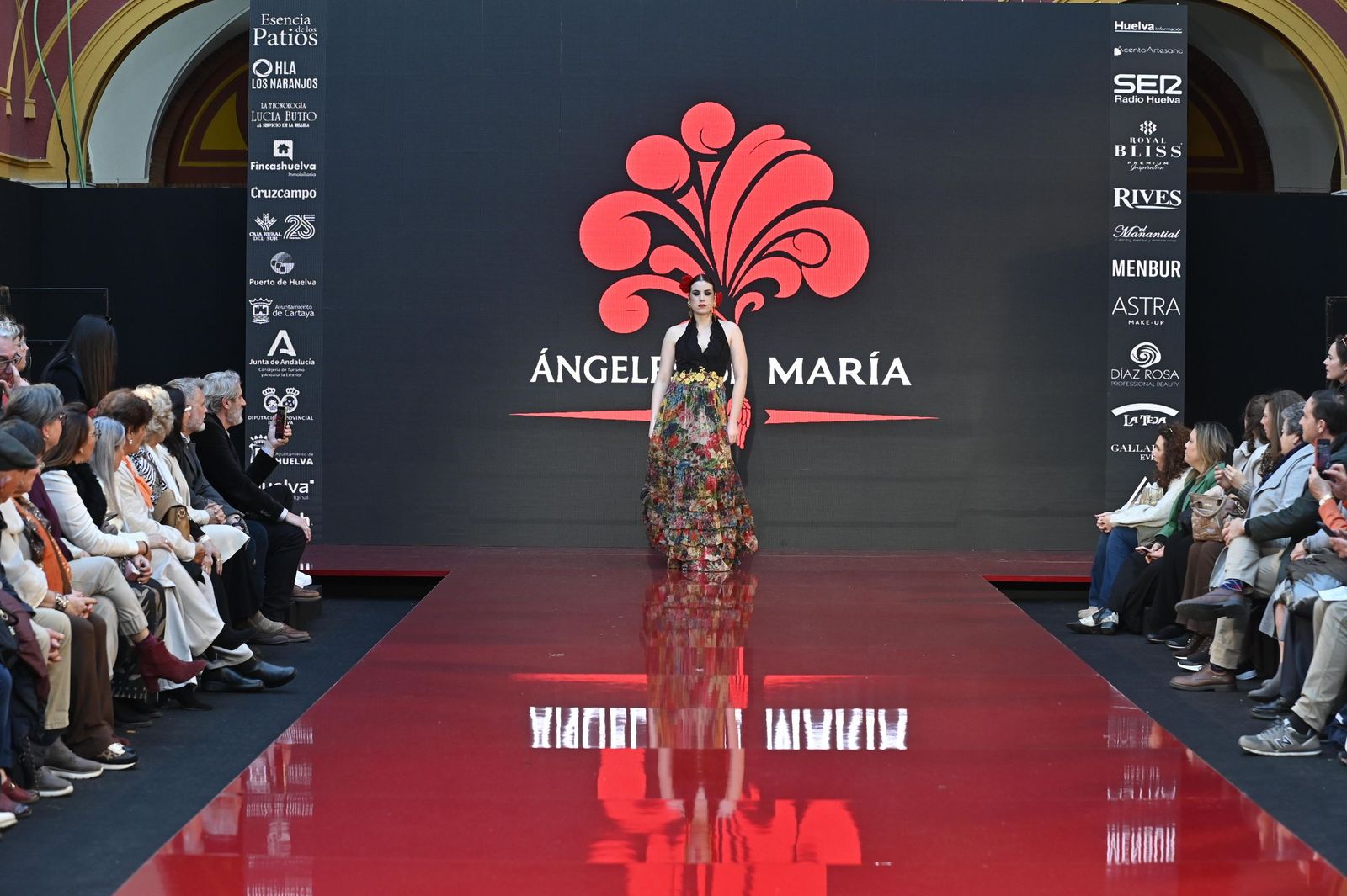 Huelva Flamenca 2026: Desfile de Ángeles de María