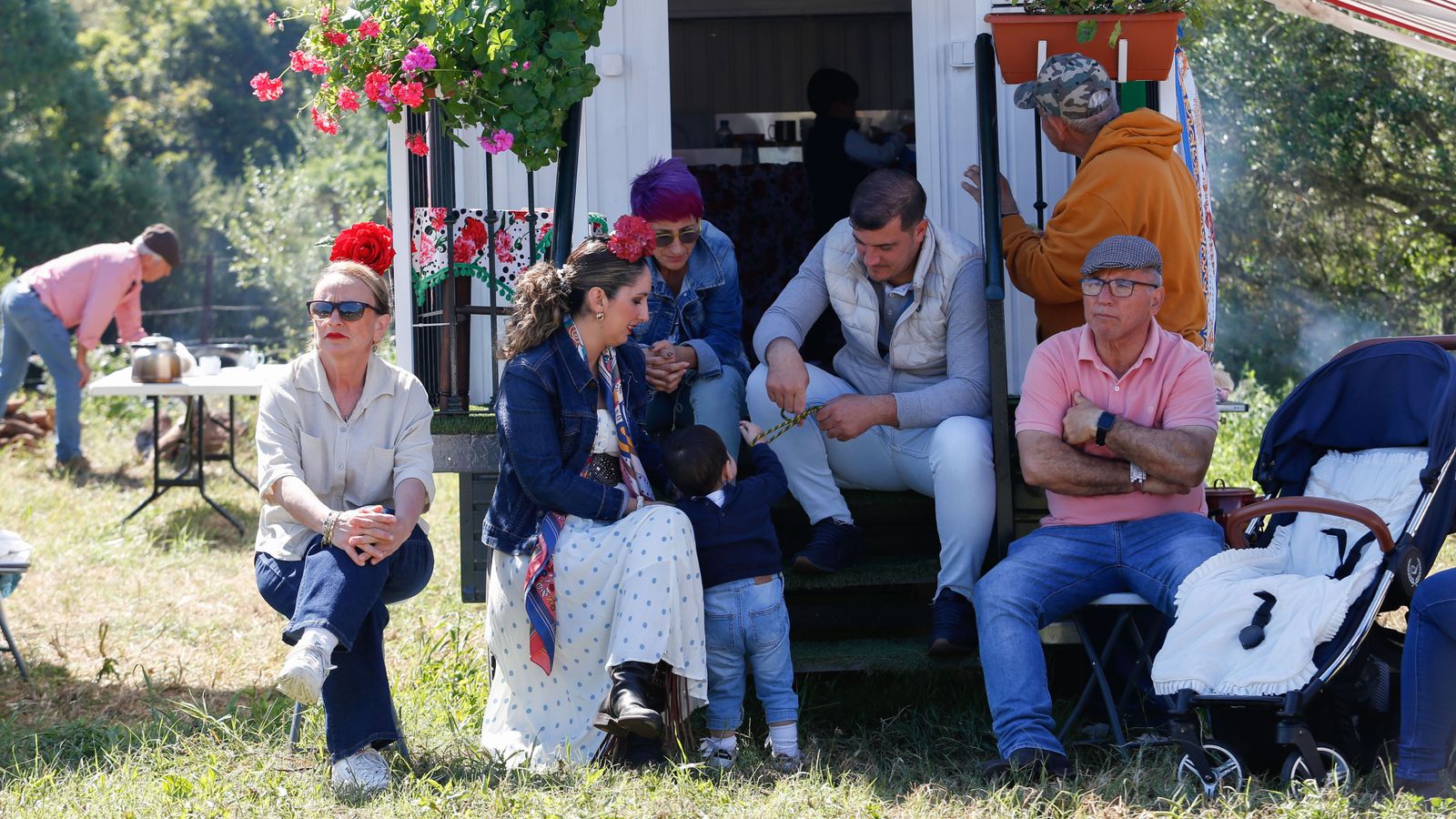 Búscate en las fotos del domingo en la romería de Los Barrios