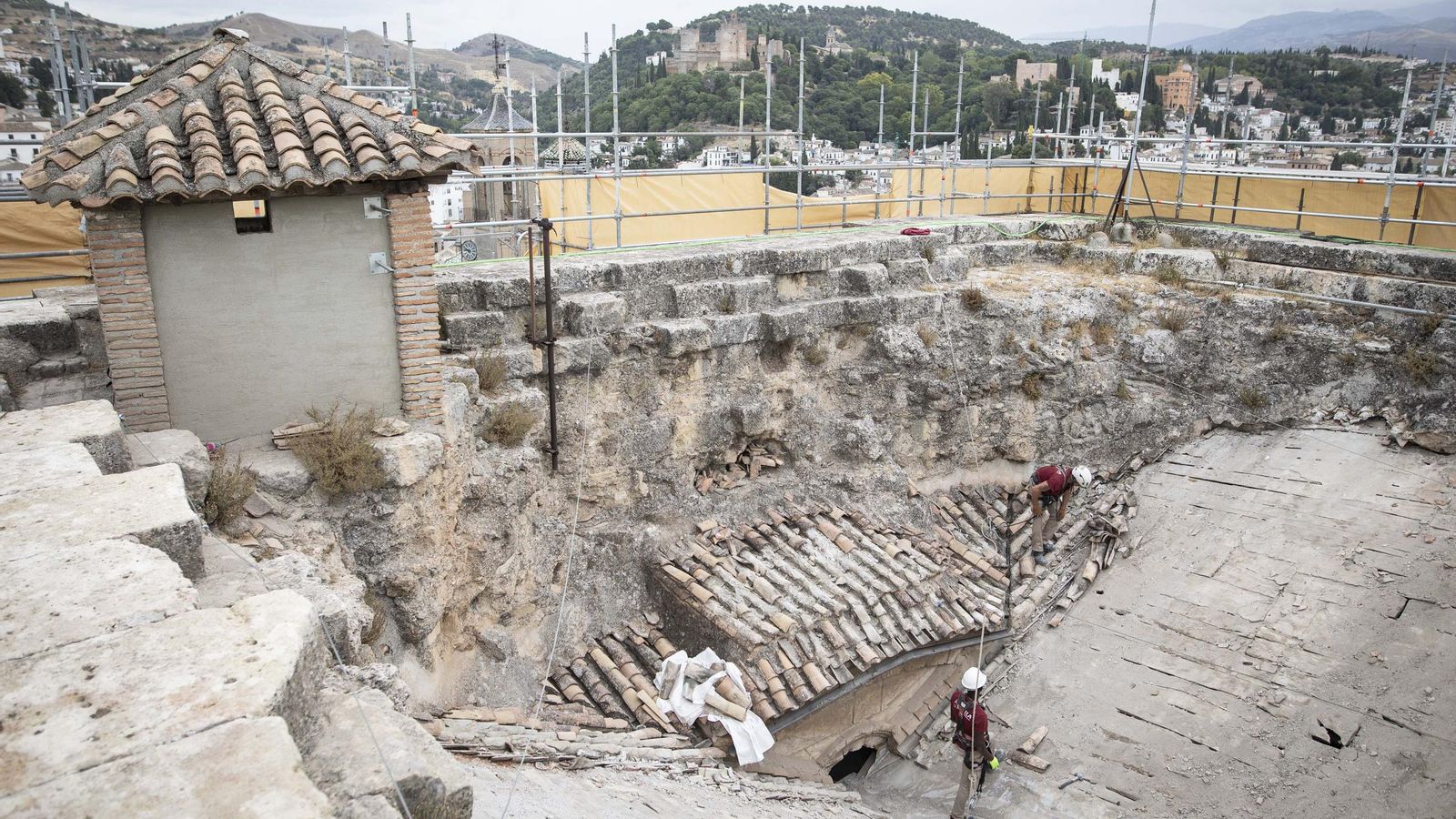 Tejado invertido que ya se está desmontando.