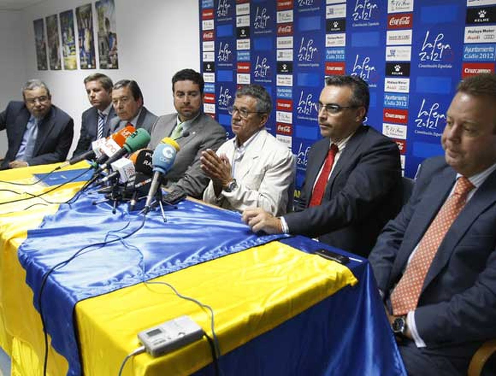 El Consejo destaca la "absoluta normalidad" en la gestión del club