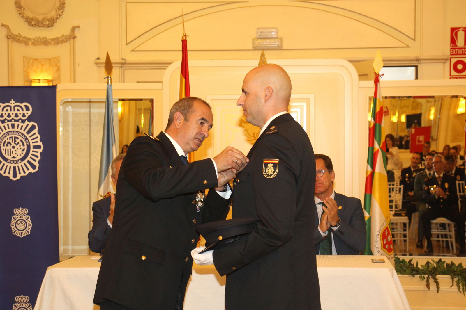 La celebración de la festividad de la Policía Nacional en Lucena, en imágenes