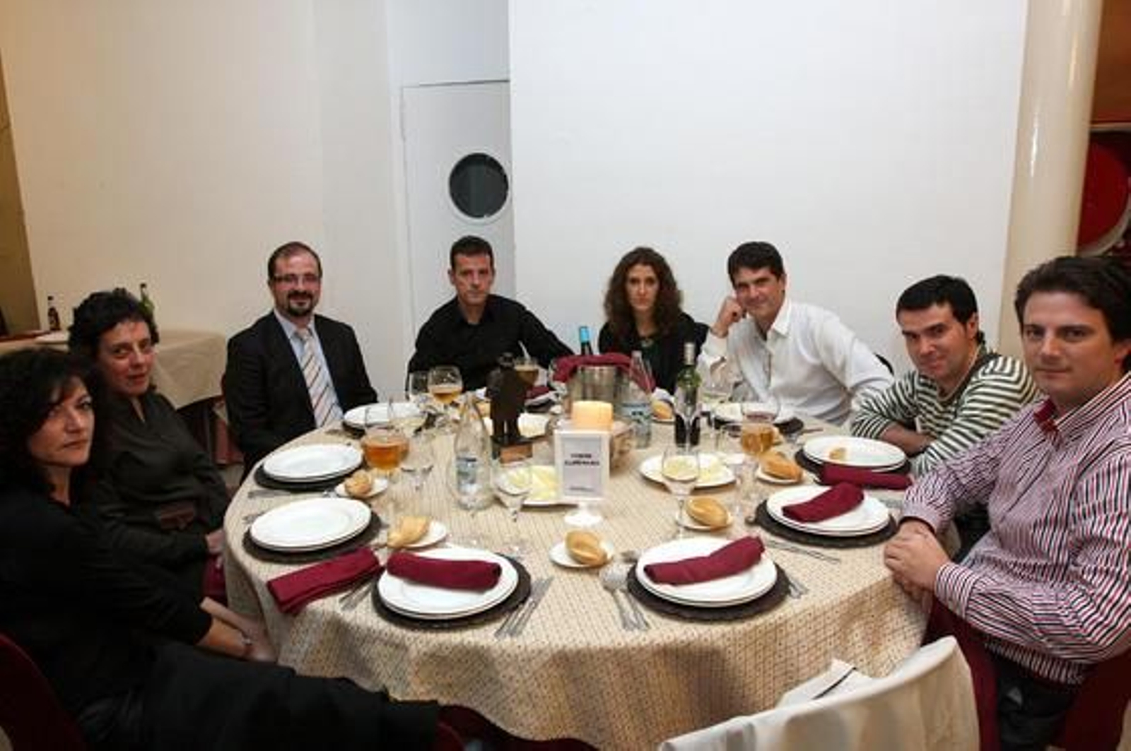 Los profesores de música María Ramblado Núñez y Mari Carmen Callabuig Martí; el director del Conservatorio de Huelva, José Carlos Mairena, y los profesores Francisco José Garrido Expósito, Mari Carmen Flores Núñez, Borja Otero, José Raúl Llanes Membrillo y Ángel Sánchez Moguel.