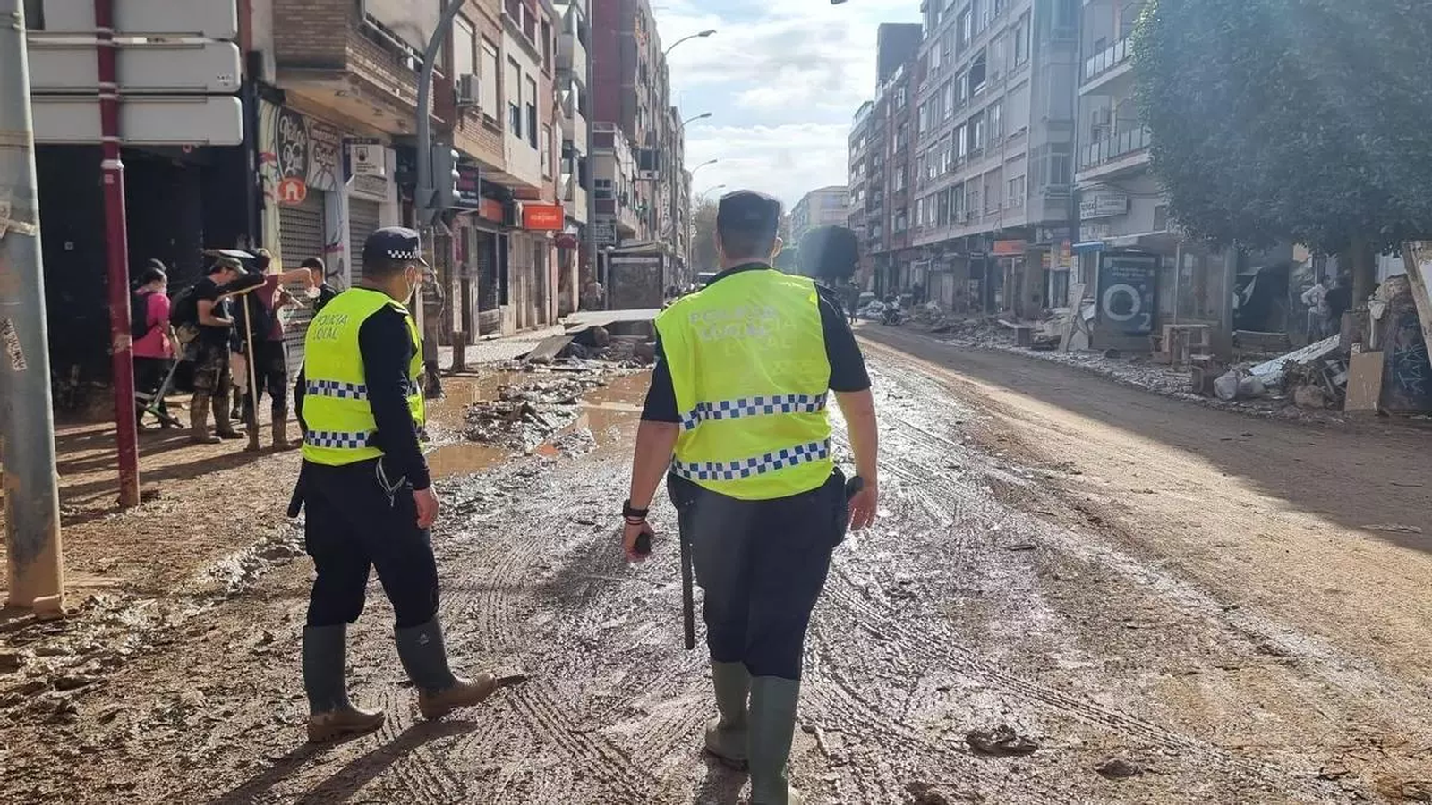 Policías locales de CádIz estuvieron en Valencia a pie de cañón durante las lluvias que llegaron de la mano de la DANA
