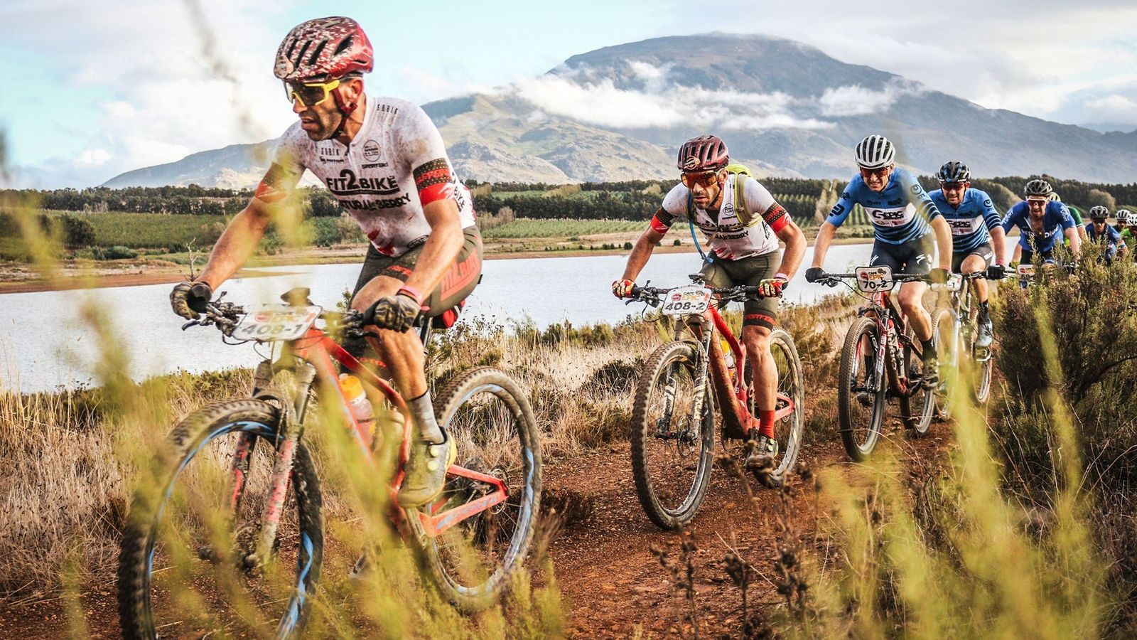 Javier y José Carlos Macías, en pleno esfuerzo en la Cape Epic.