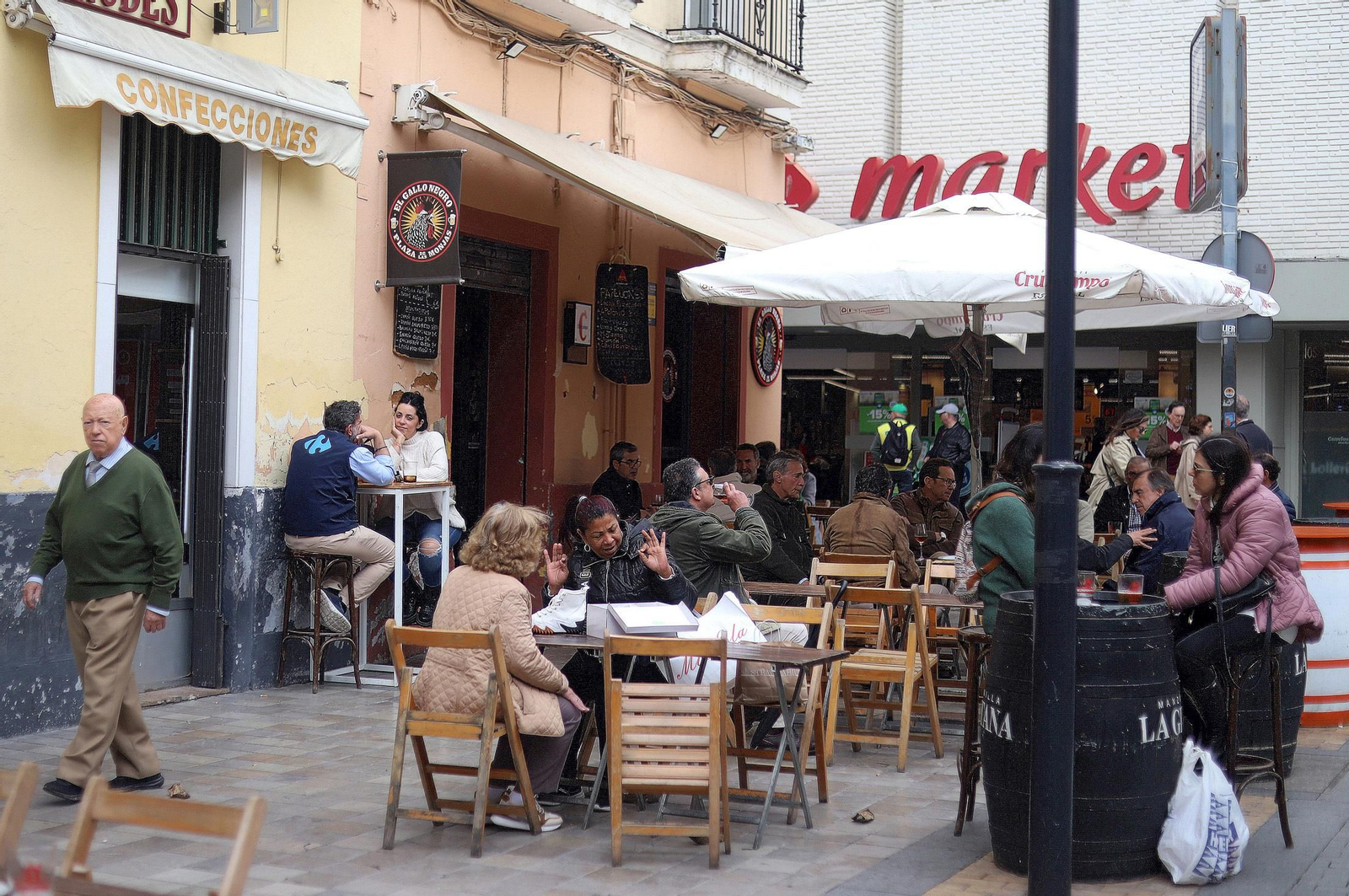 Imágenes de la ruta de la tapa universitaria para estudiantes