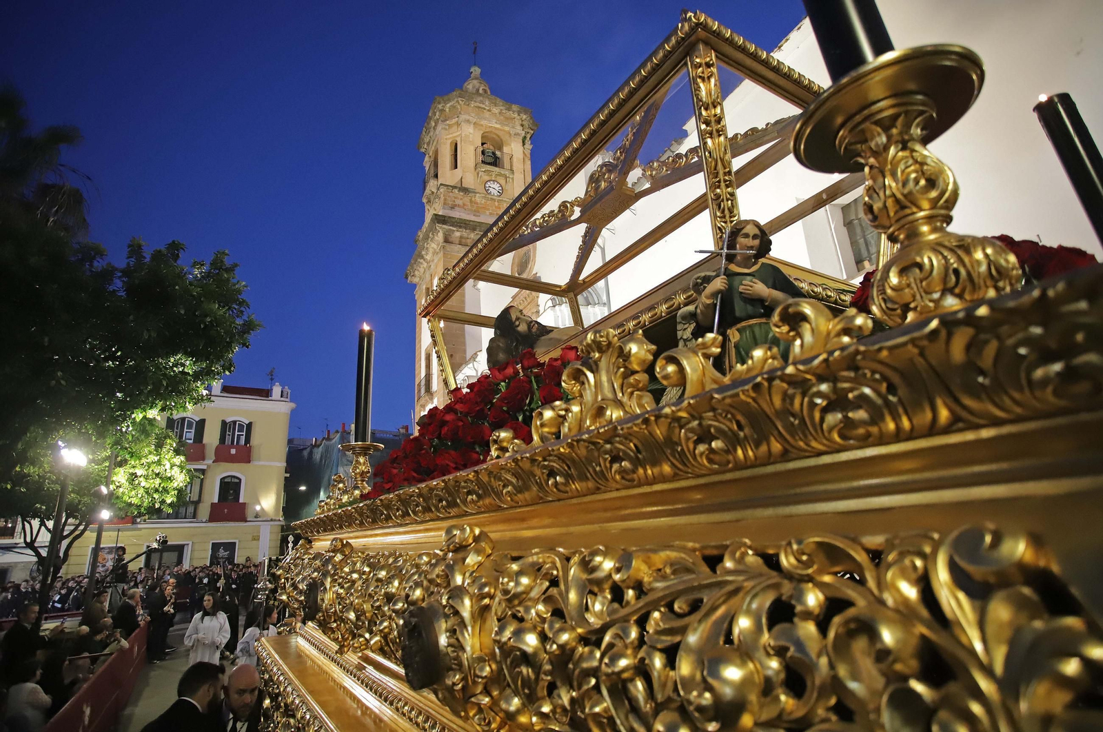 Fotos del Viernes Santo en Algeciras: Santo Entierro, Misericordia y Sagrada Mortaja