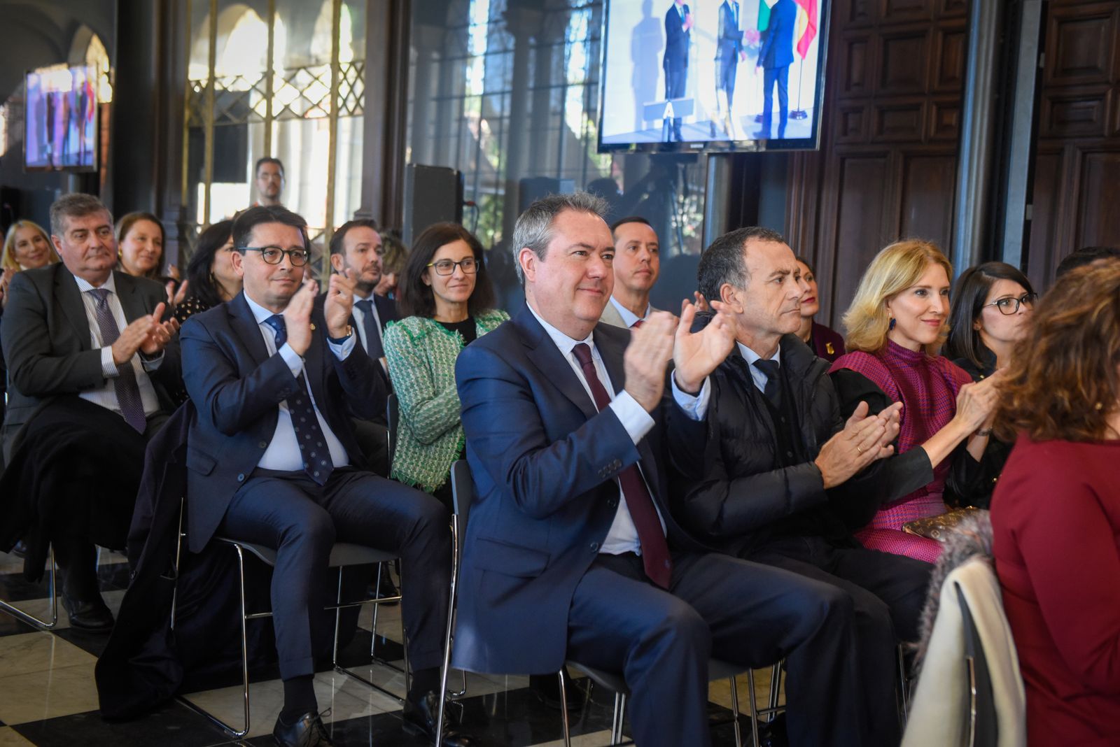 El rector de la Universidad de Almería, José Joaquín Céspedes, ha tomado posesión de su cargo