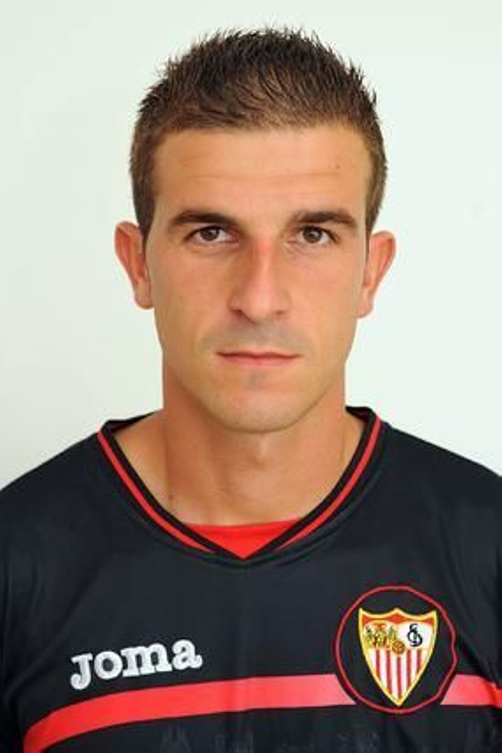 13. JAVI VARAS (portero)