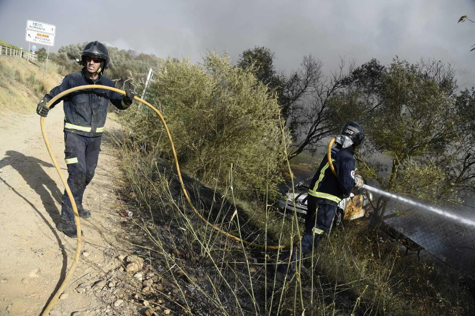 Imágenes del incendio forestal de Bonares