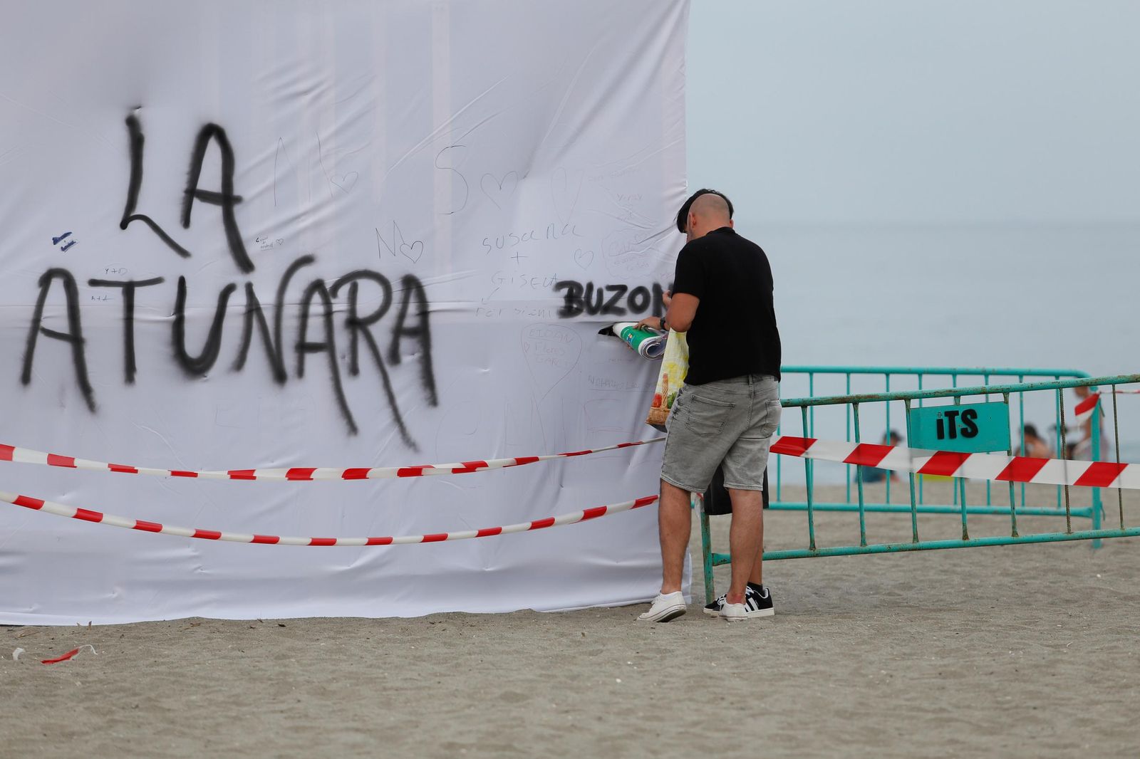 Fotos de la noche de San Juan en las playas de La Línea.