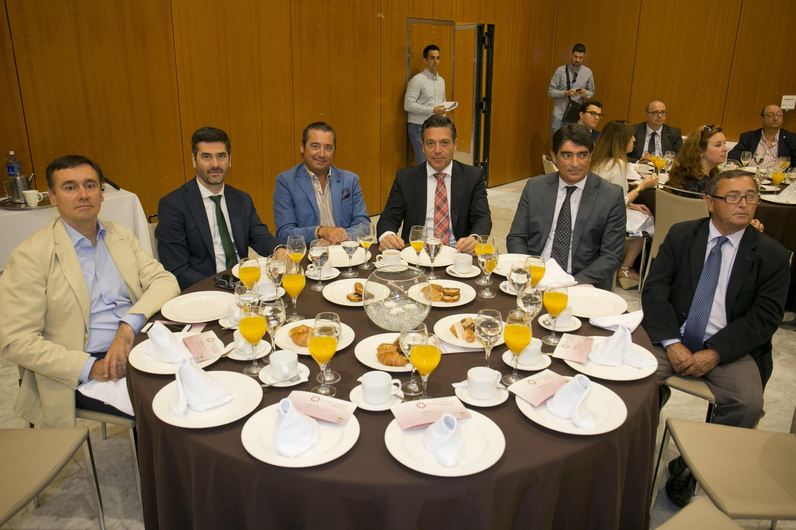 Las imágenes del Foro Joly con Elías Bendodo