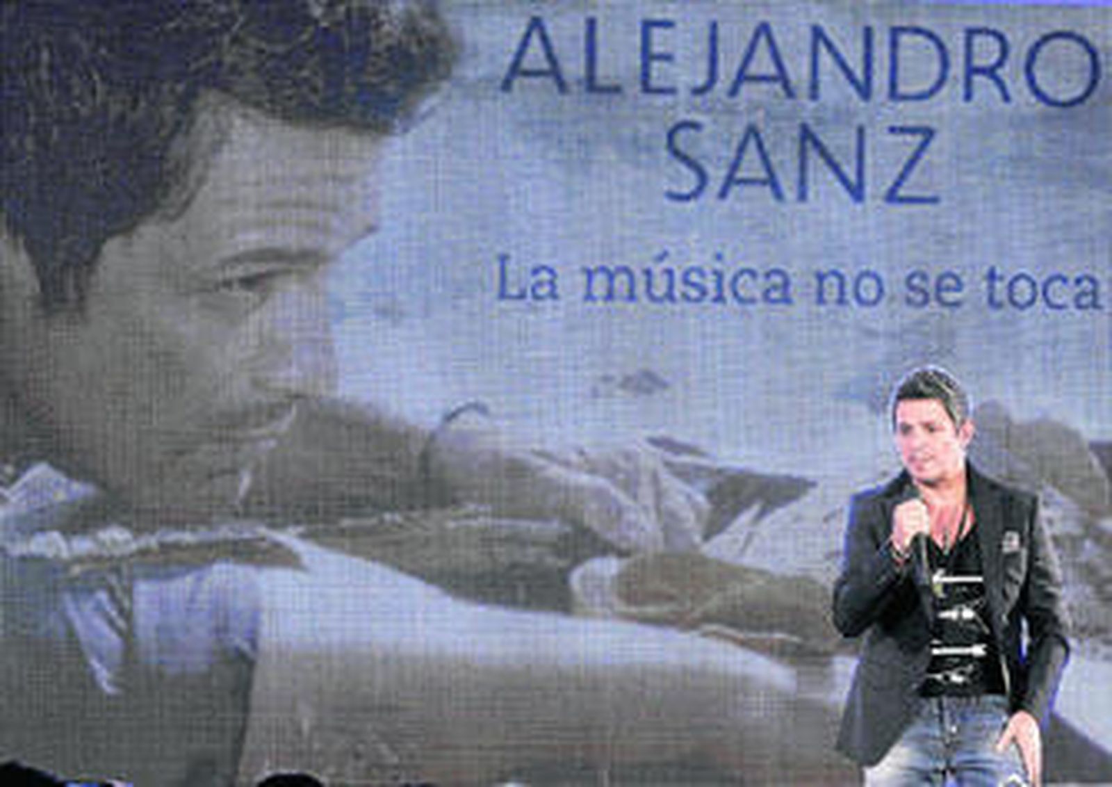 El músico Alejandro Sanz, ayer en el Palacio Neptuno de Madrid durante la presentación de su nuevo disco.