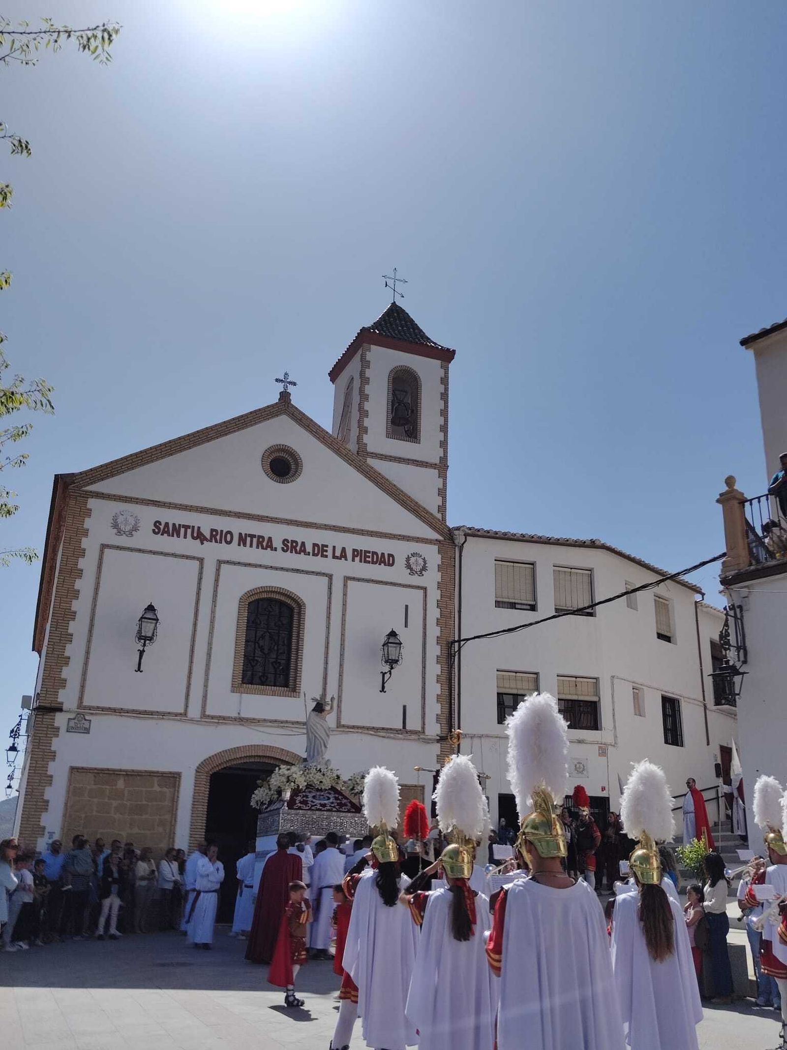 La procesión de Nuestro Padre Jesús Resucitado de Iznájar, en imágenes
