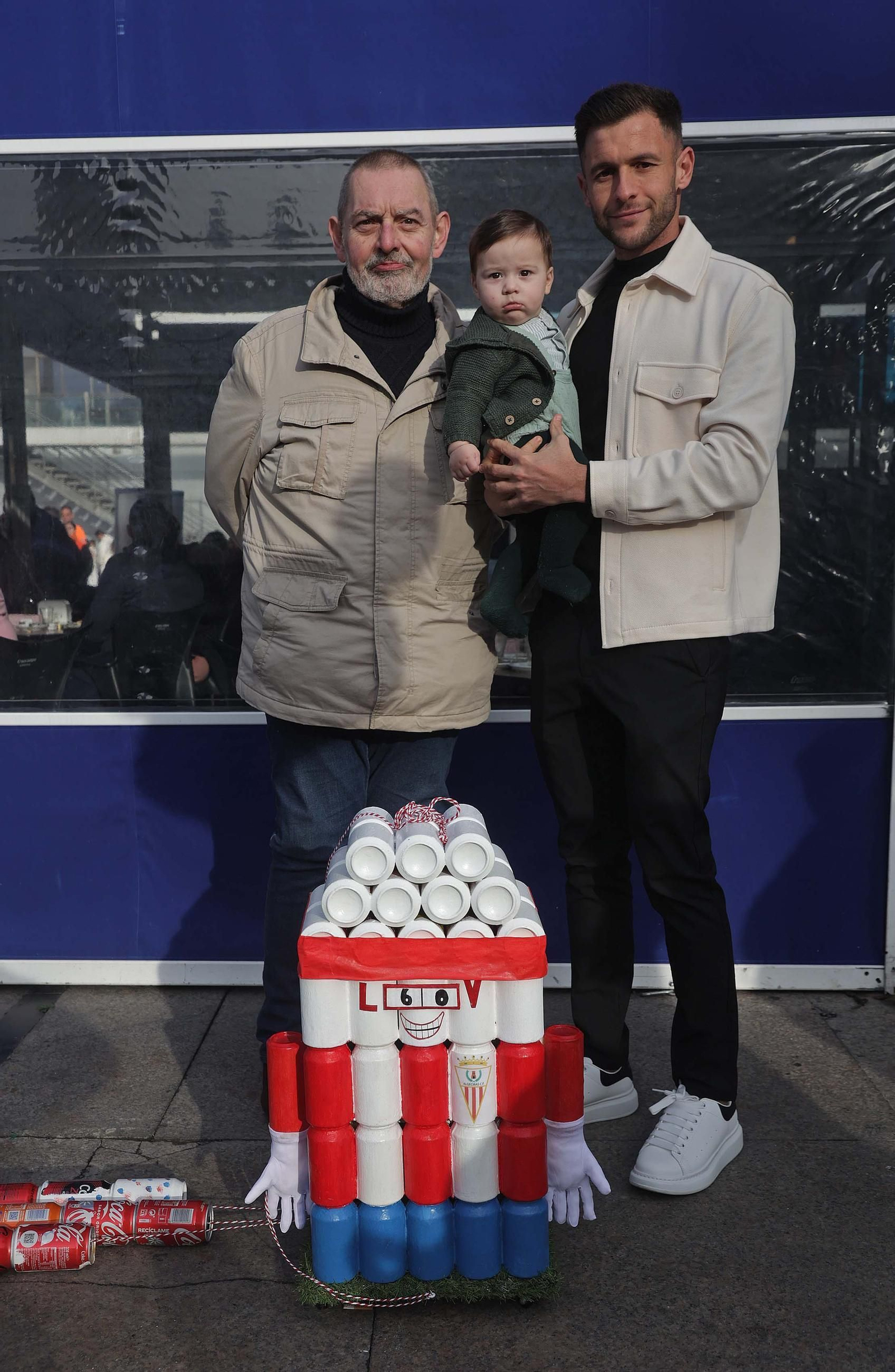 Búscate en las fotos del Arrastre de Latas 2025 en Algeciras