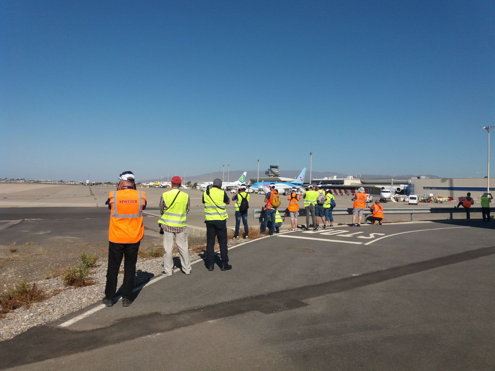 El aeropuerto de Almería organizauna jornada de puertas abiertas para aficionados a la fotografía aeronáutica
