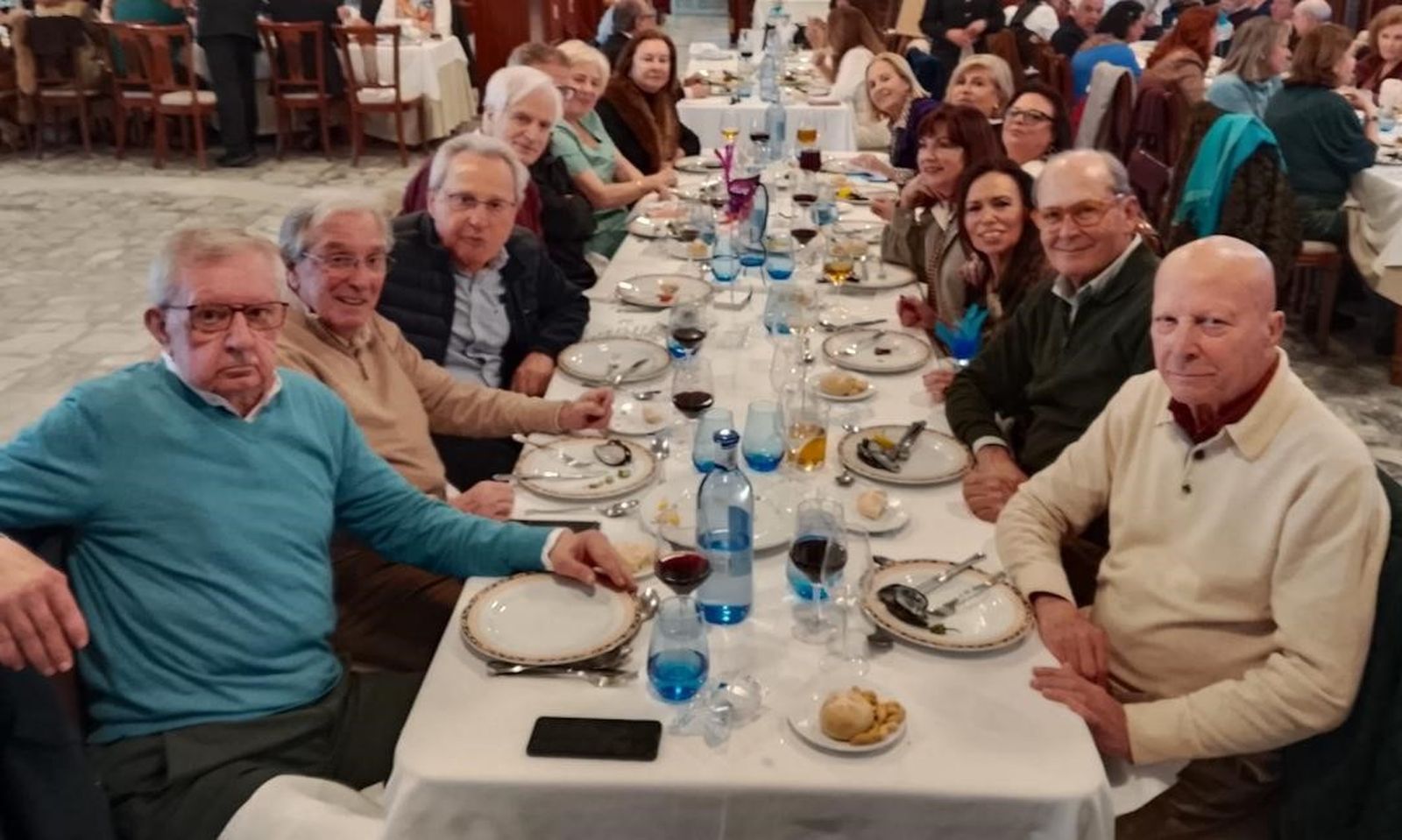 Pedro Romero, Amparo Orozco, Santiago Álvarez, Rosi Cruz, Rafael Jiménez, Concha Moreno, Joaquín Nieto, Pino Curbelo, Luis Escobar, María Posse, Rafael Bautista, Amalia García, Rubén González, Asun y Eduardo Máiquez, entre otros.