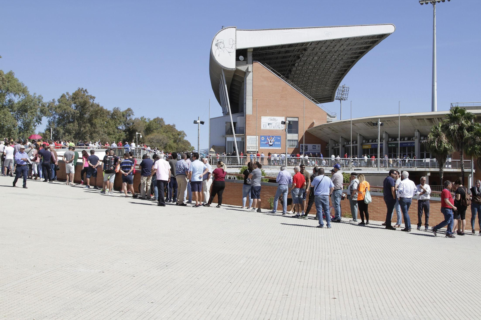 Aspecto de las taquillas del Nuevo Colombino antes de uno de los encuentros del pasado play-off de ascenso a Segunda División.