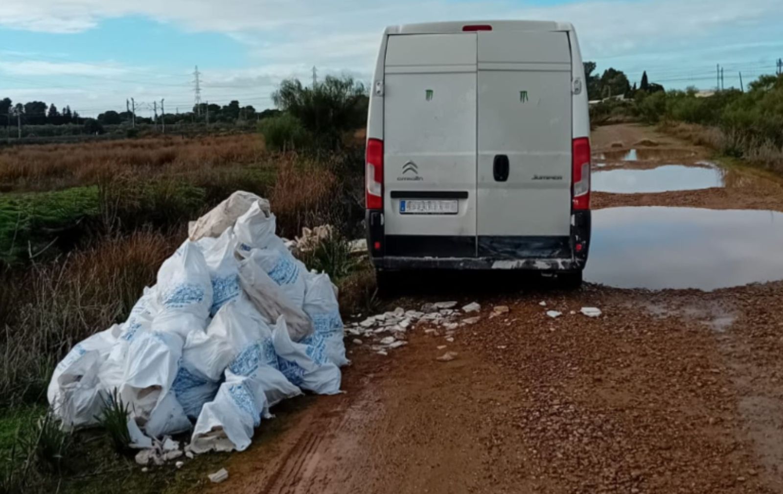 Vertidos de escombros en una zona indebida