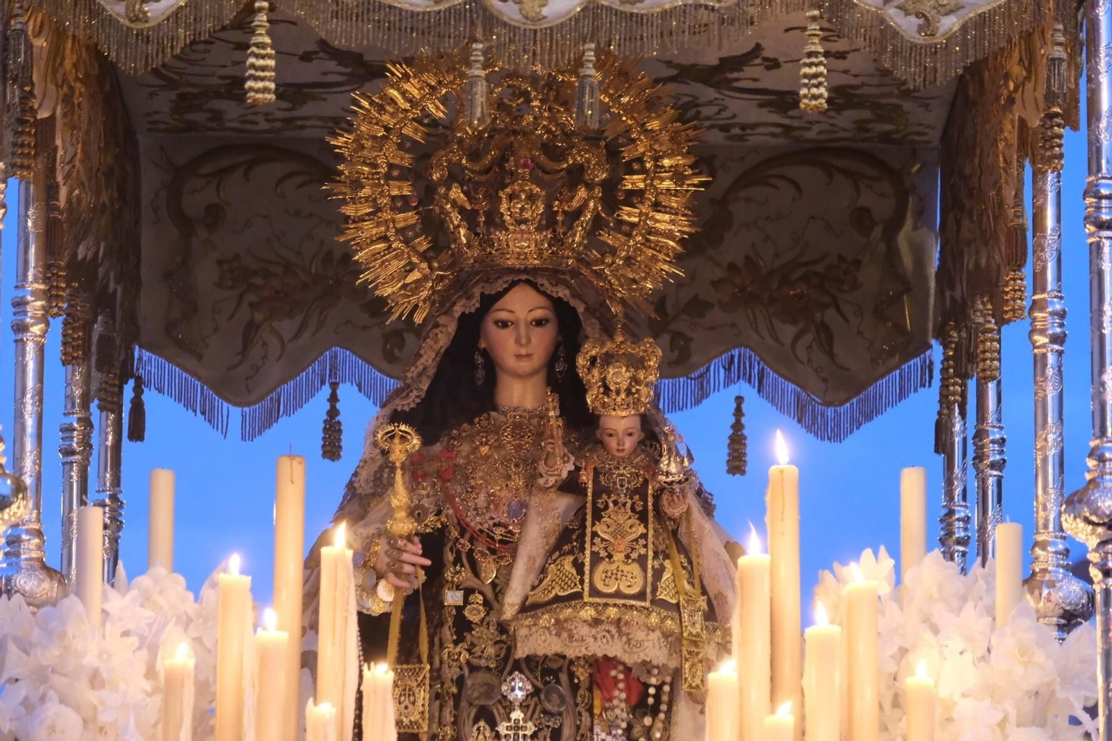 La procesión de la Virgen del Carmen de San Cayetano de Córdoba, en imágenes