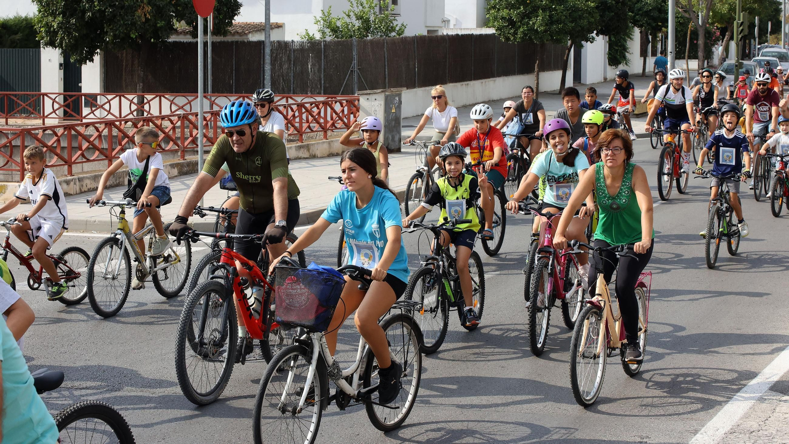 Búscate en el Día de la Bici Amistad por Jerez