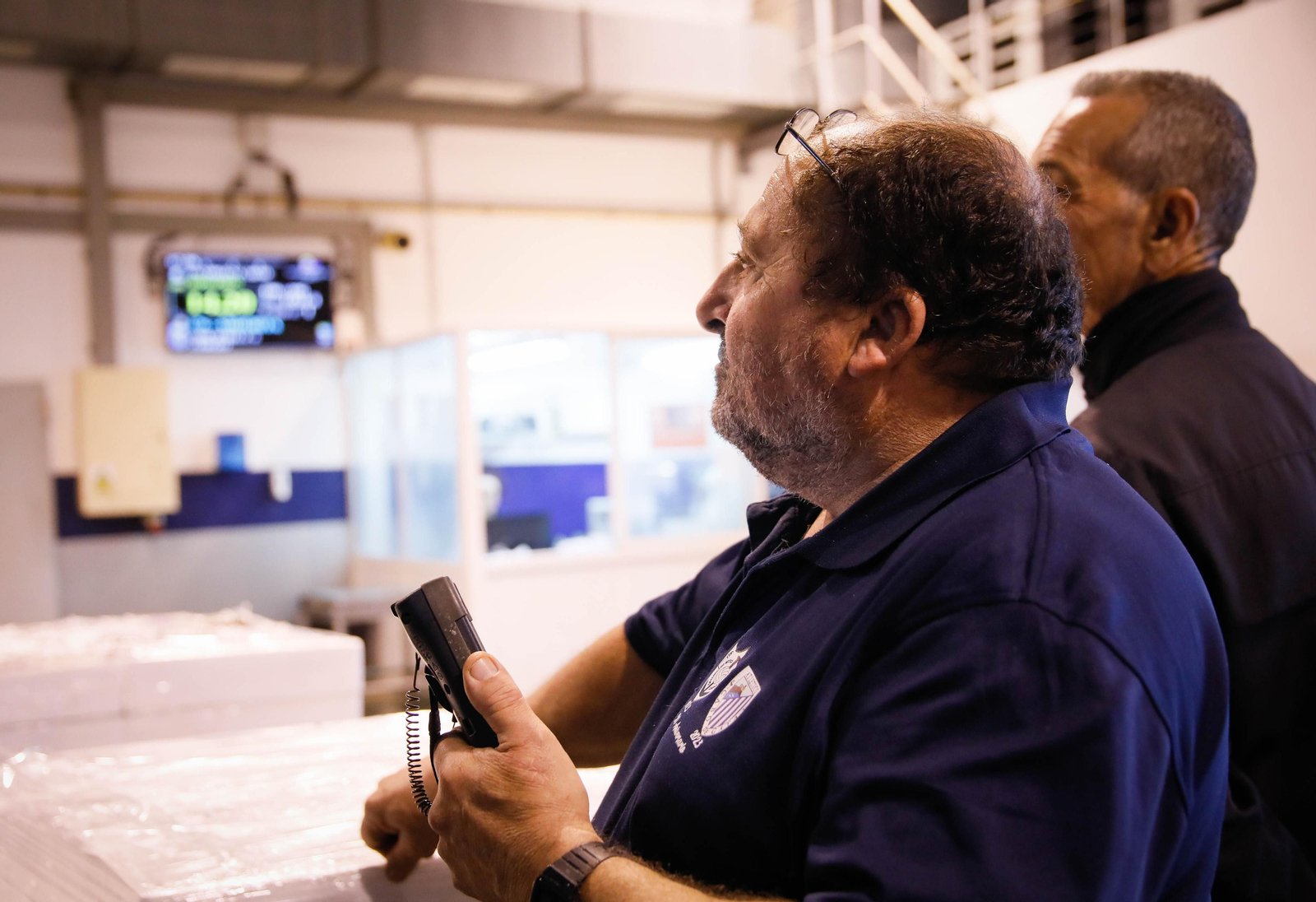Te contamos en imágenes como ha sido la descarga de las traiñas en la lonja de Almería