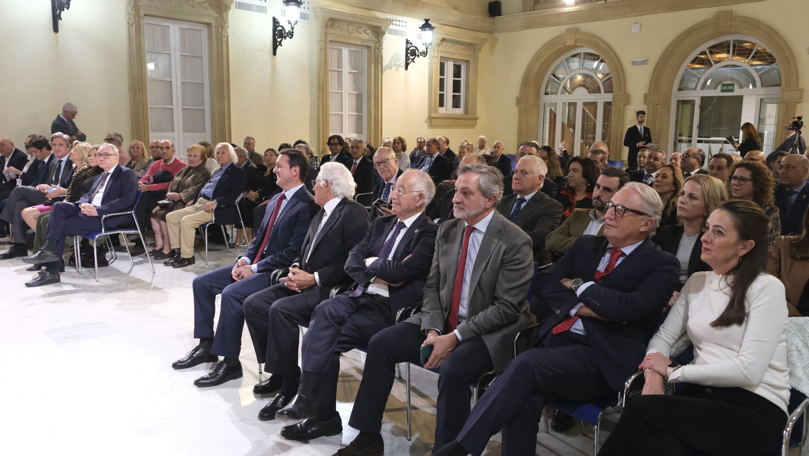 Imágenes de la entrega del Escudo de Oro de la Provincia de Almería a José María Martínez de Haro