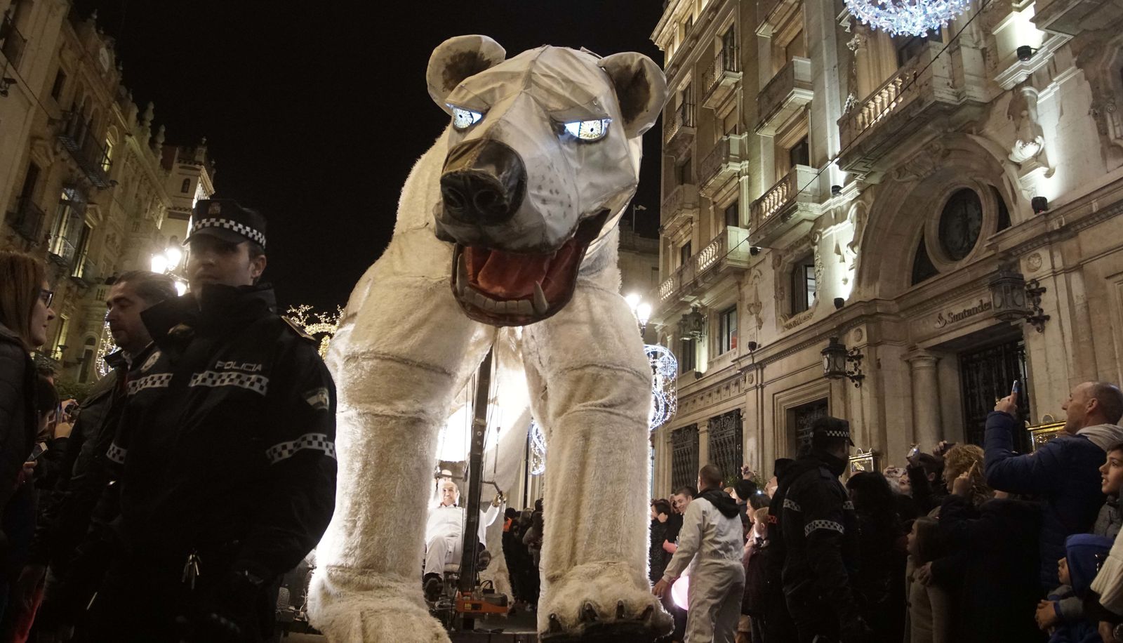 Los osos polares gigantes invaden Sevilla