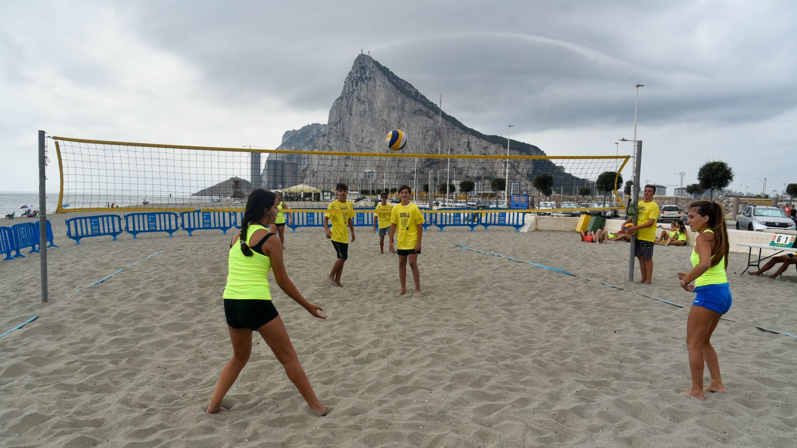 VOLEIBOL PLAYA EN LA PLAYA DE SANTA BARBARA