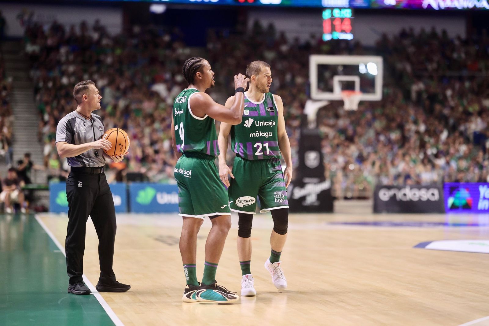 1x1 y notas del Unicaja-La Laguna Tenerife: Depender de Perry no suele ...