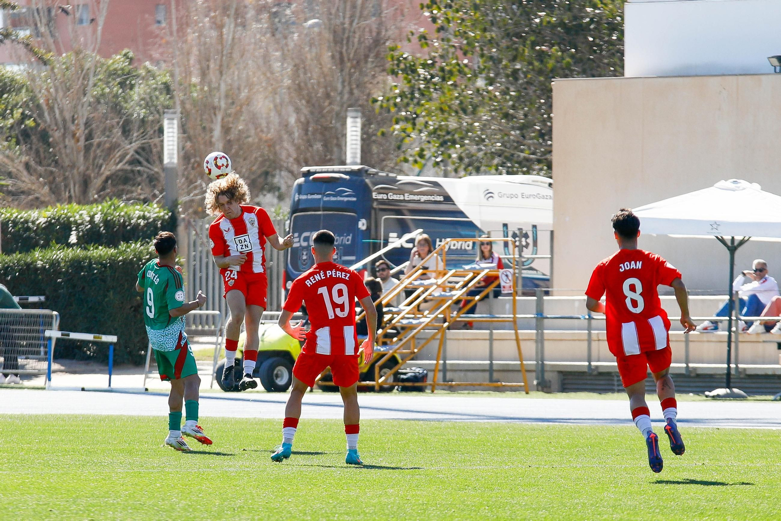 Las imágenes de Segunda RFEF entre Almeria B y recreativo de Granada