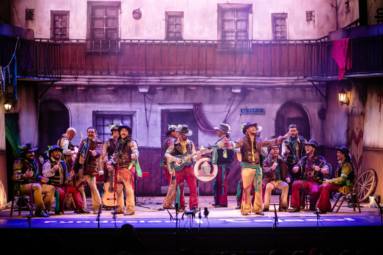 Comparsa "El patio del 75"