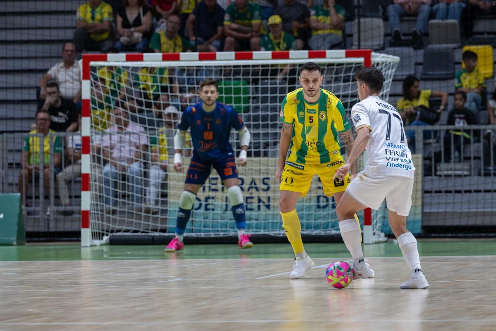 Las mejores imágenes de la amplia victoria del Jaén Paraíso Interior FS sobre O Parrulo Ferrol