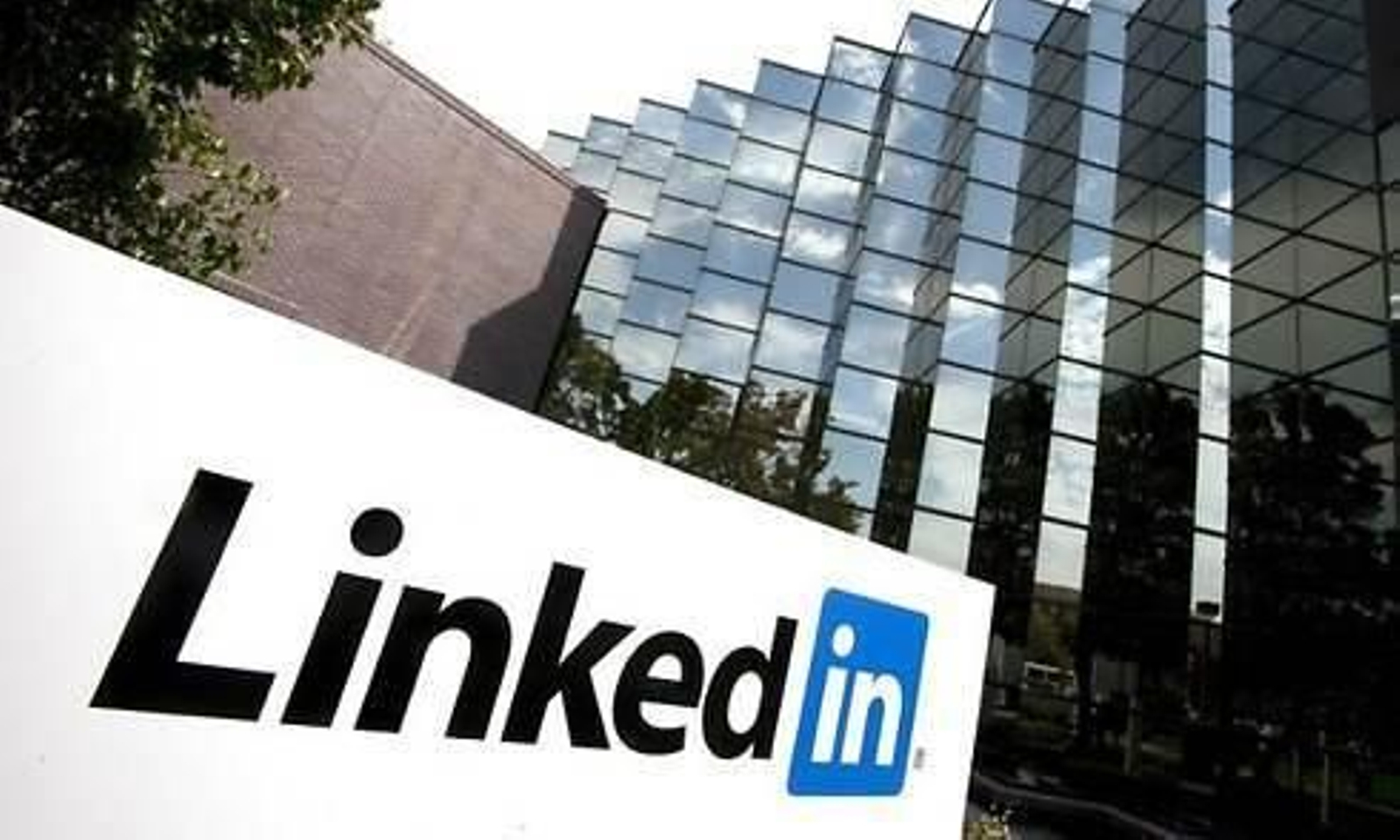 Nace Linkedin, una mina de contactos para los profesionales