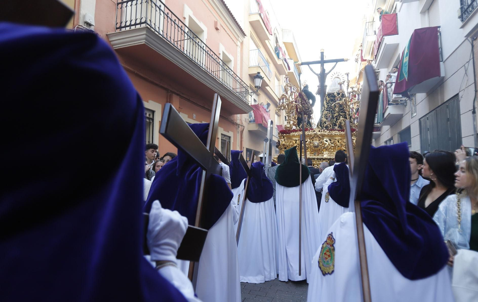 Imágenes de la estación de penitencia de la Hermandad de La Esperanza de Huelva