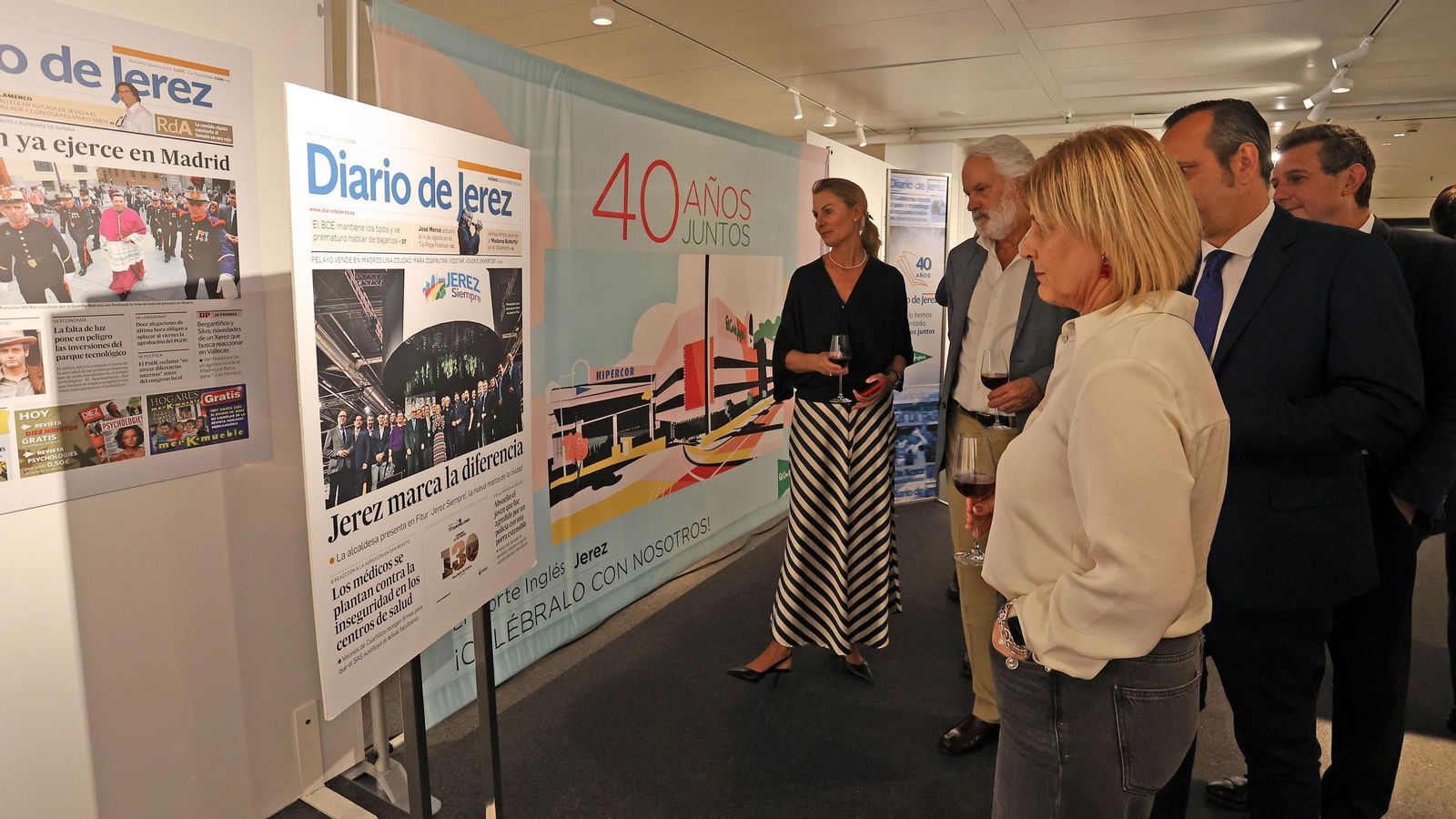 Imágenes de la exposición de portadas del Diario de Jerez en El Corte Inglés por los 40 años