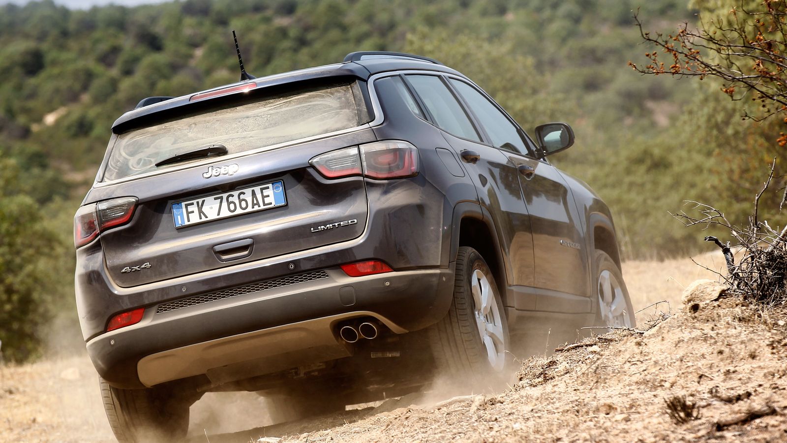 El Jeep Compass es un rival de modelos como el Nissan Qashqai, Hyundai Tucson, Seat Ateca, Kia Sportage o Volkswagen Tiguan.