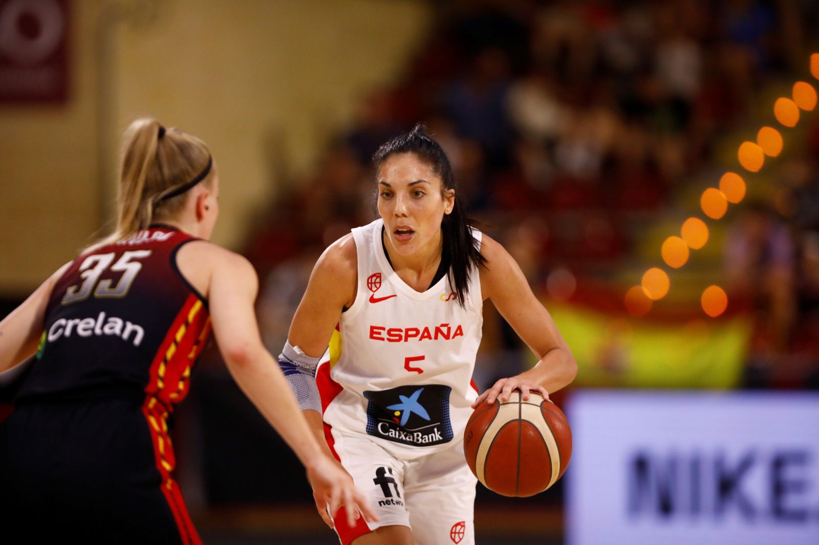 Las mejores fotos de la victoria de la selección española femenina de baloncesto ante Bélgica, en Córdoba