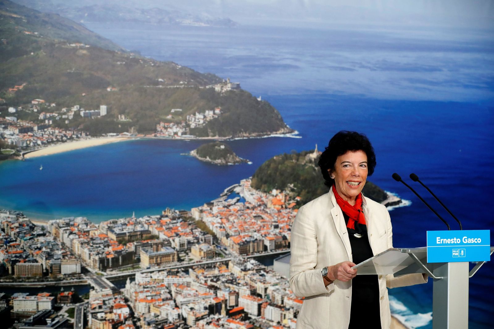 Isabel Celaá en un acto del PSOE en San Sebastián.
