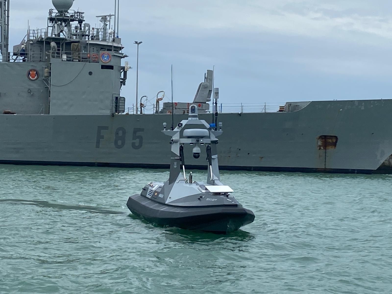 Así es el dron marítimo de la Armada que patrullará las aguas del estrecho de Gibraltar