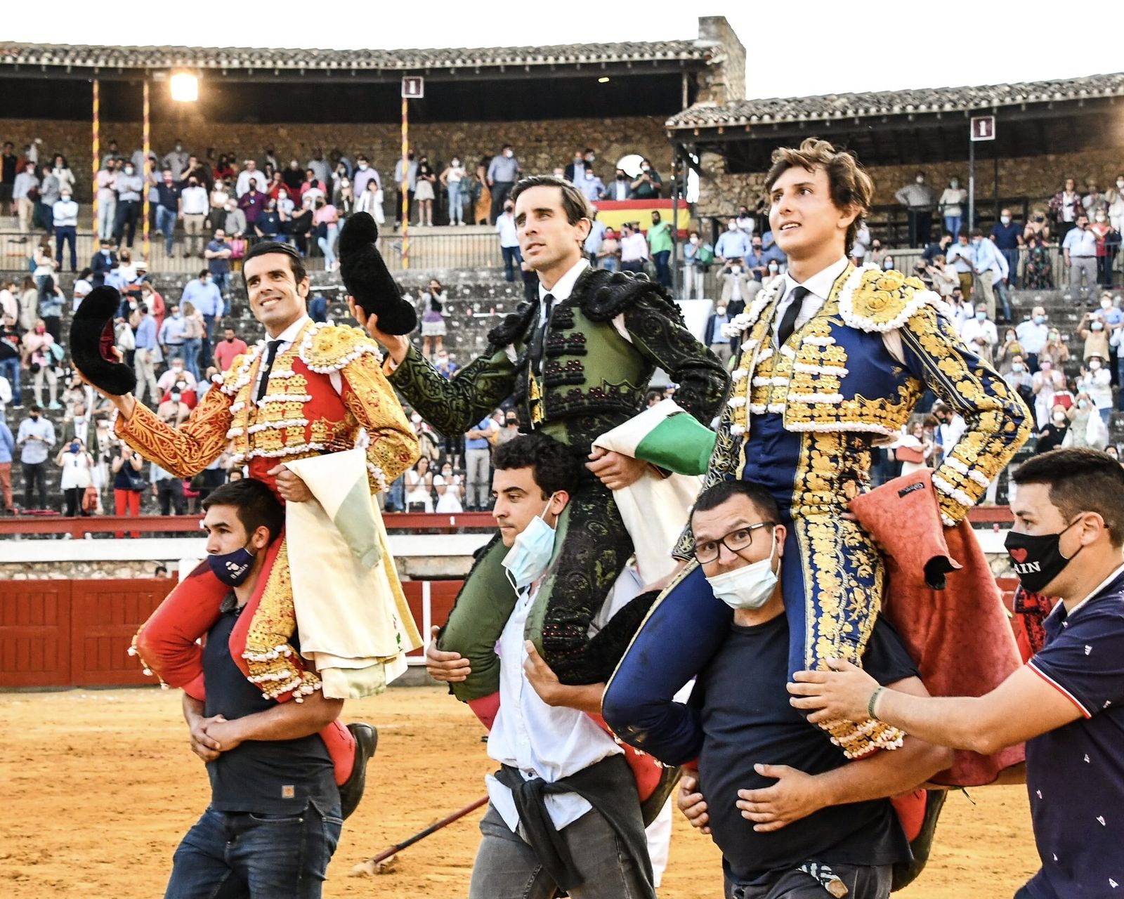 De Justo, Ortega y Roca Rey a hombros en Brihuega.