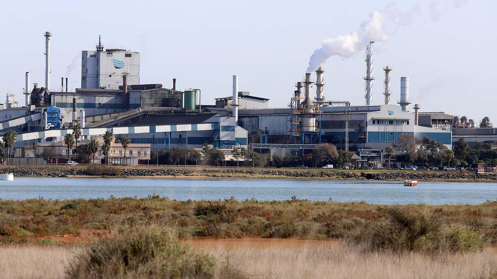 Industrias en el Polo Químico de Huelva.