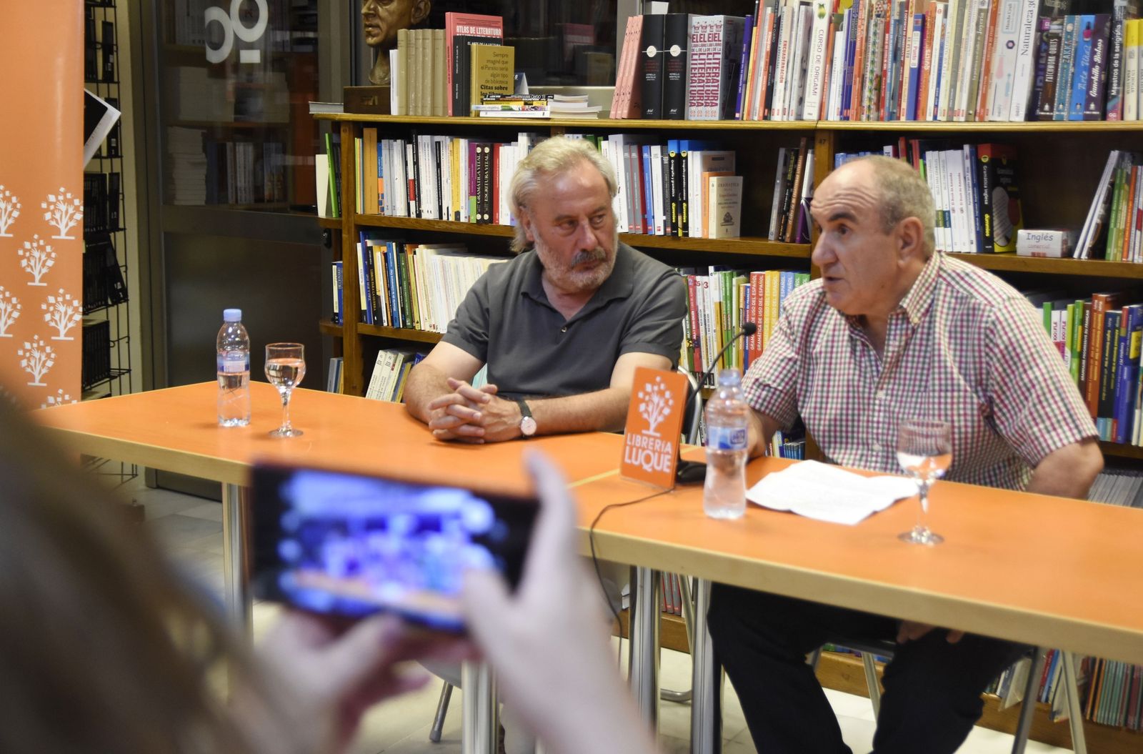 Un momento de la presentación, ayer en la Librería Luque.