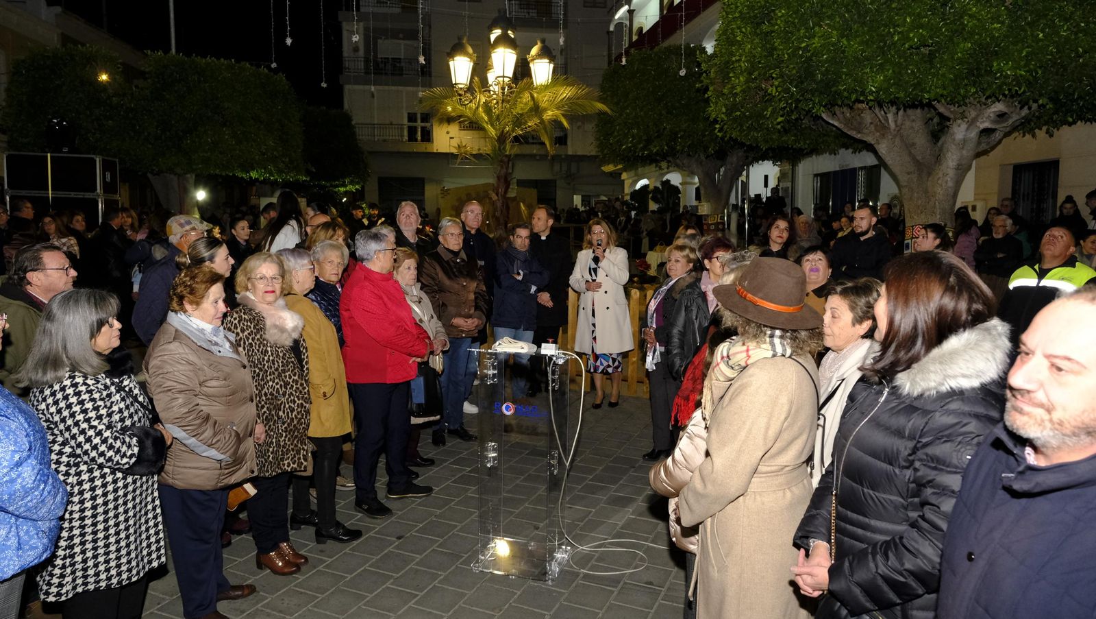 El Belén viviente de Gádor abarrota de público la plaza del pueblo, en imágenes