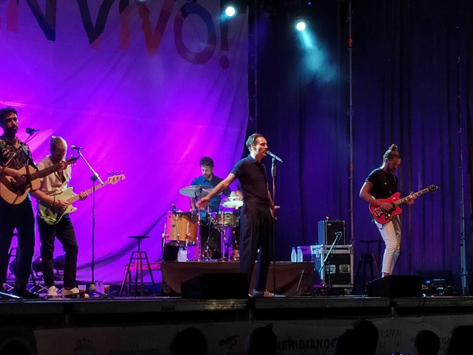 La banda Miss Caffeina durante el concierto que ofreció en San Fernando.