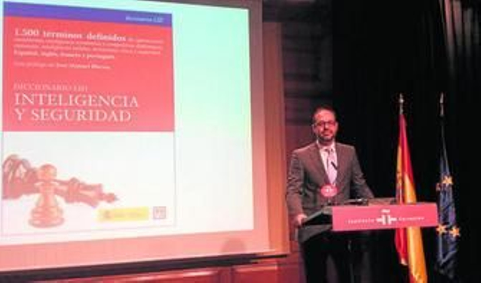 El profesor titular de la Facultad de Derecho de la UCA, Antonio Díaz Fernández, ayer en Madrid en la presentación del 'Dicccionario LID Inteligencia y Seguridad'.