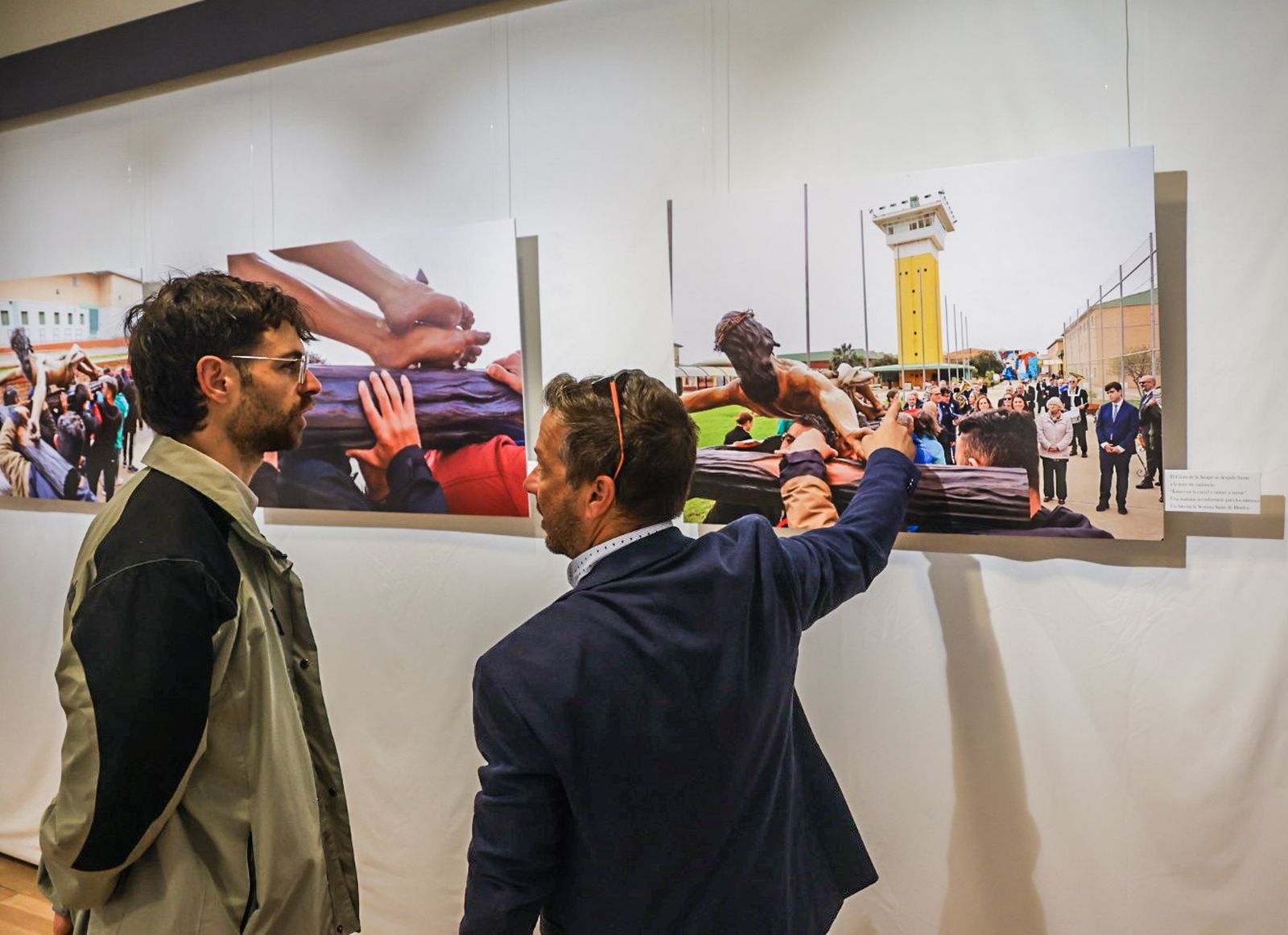 La exposición 'Cristo en la Prisión' en fotografías