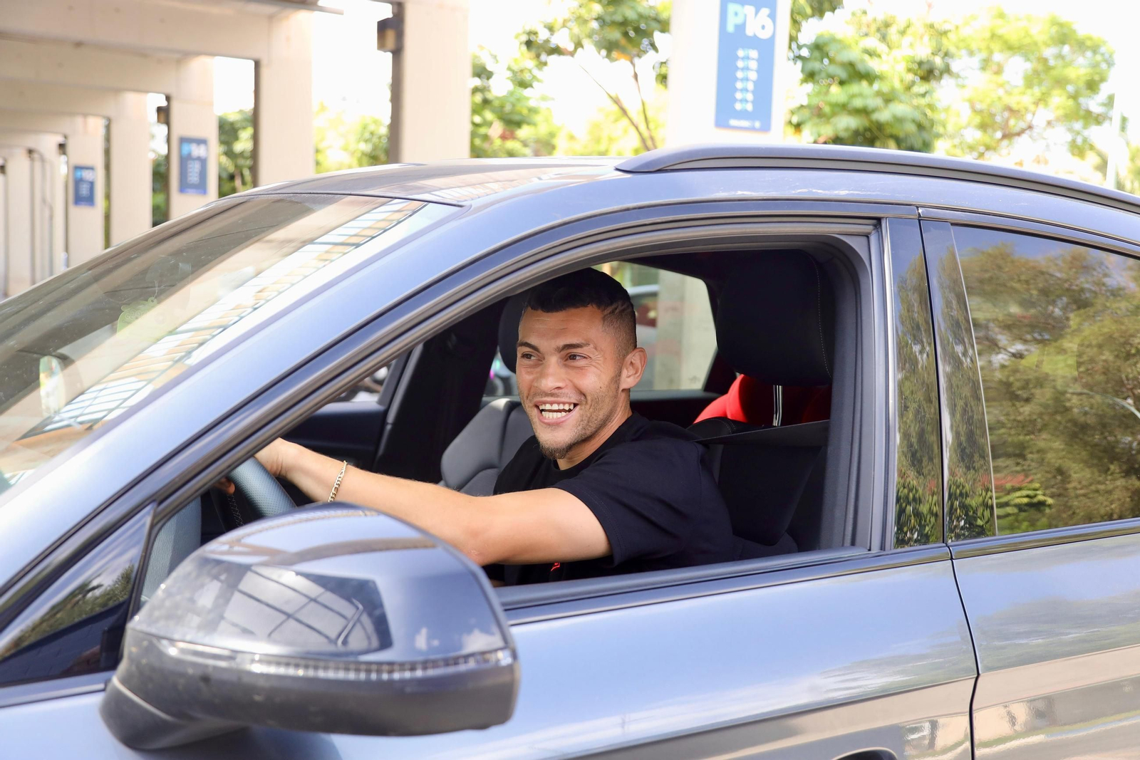 La llegada de Yanis Rahmani a La Rosaleda para fichar por el Málaga CF