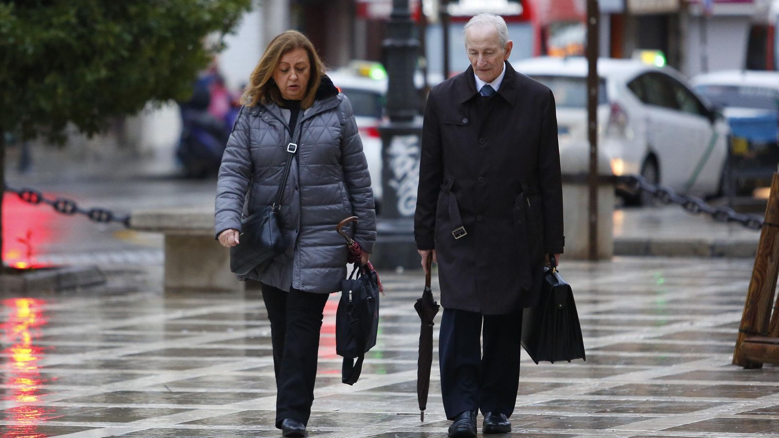 Villafranca, con su abogado a la llegada al juicio.