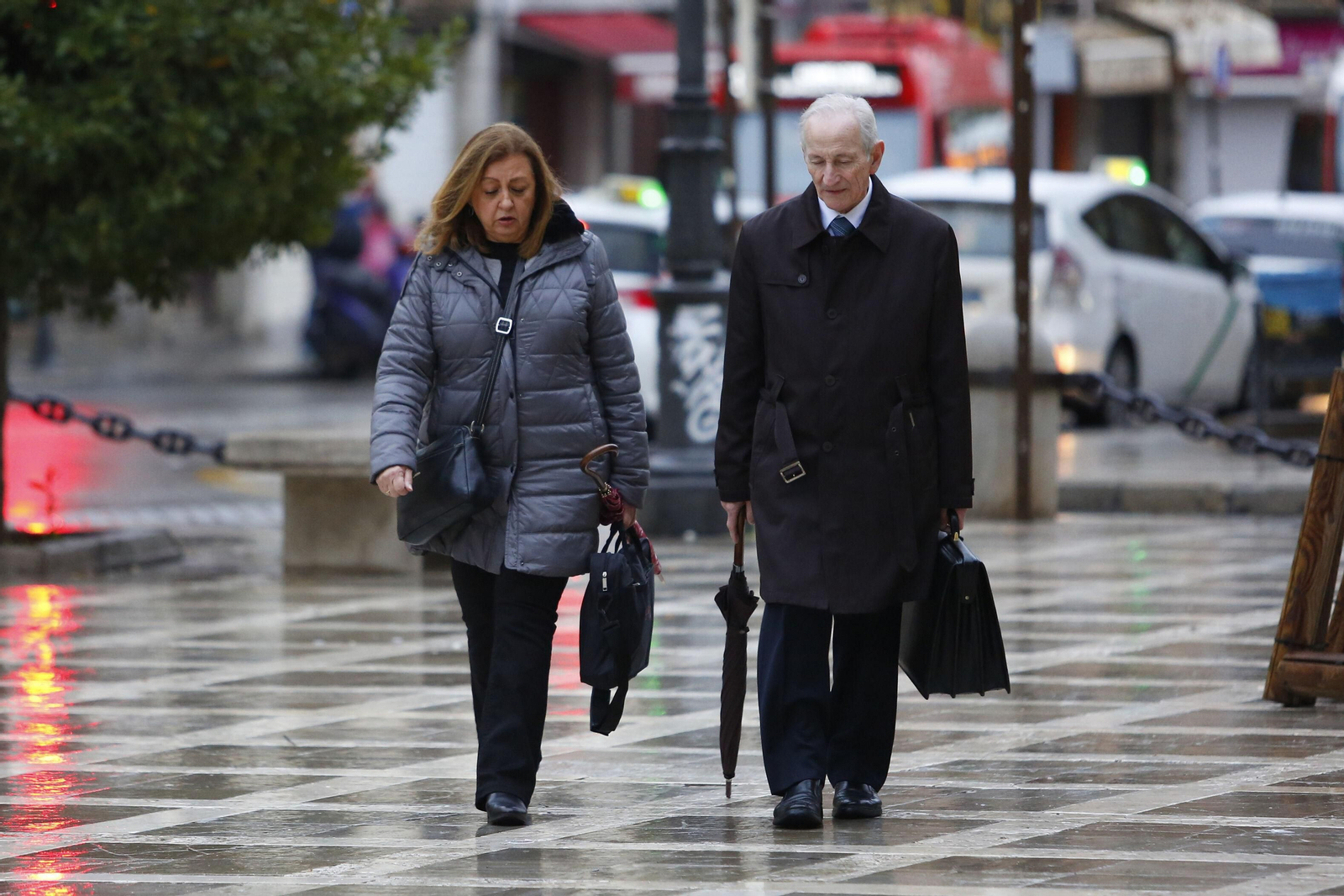 Villafranca, con su abogado a la llegada al juicio.
