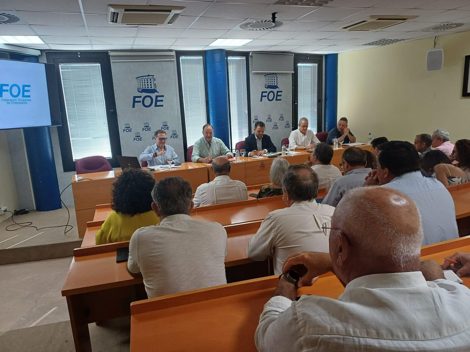 Reunión de la Junta Directiva de la Federación Onubense de Empresarios (FOE).